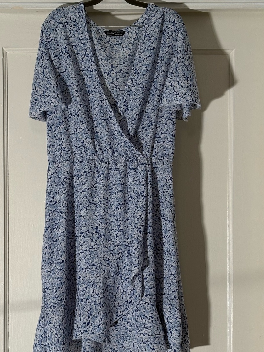 SHEIN Blue Floral Wrap Midi Dress